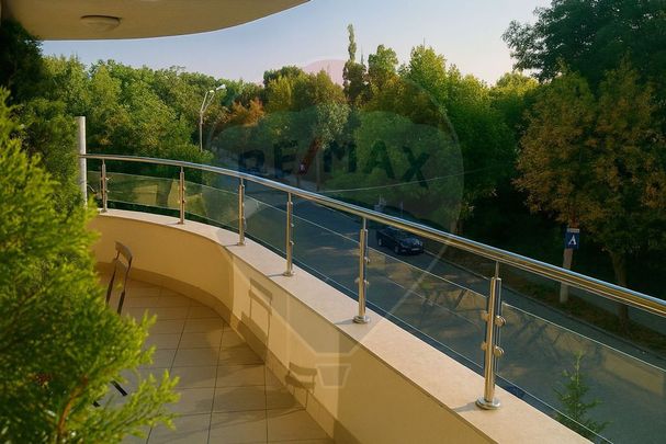 De Închiriat – Apartament exclusivist 5 camere, 235 mp... - Fotografie 1