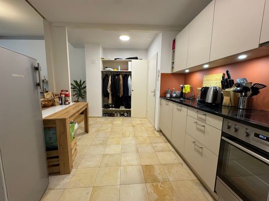 Charming and newly renovated 2.5-room apartment in a sunny and quiet location in Twann - Photo 1