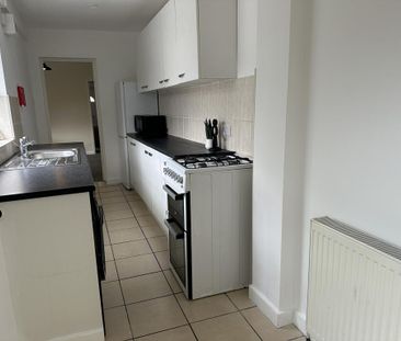 2 bedroom terraced house to rent - Photo 5