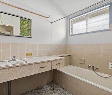 Only One Street Away From Merthyr Park - Photo 4