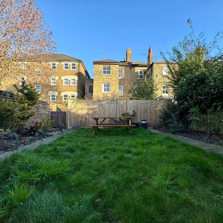 2 Bed Flat, Middle Lane, N8 - Photo 1