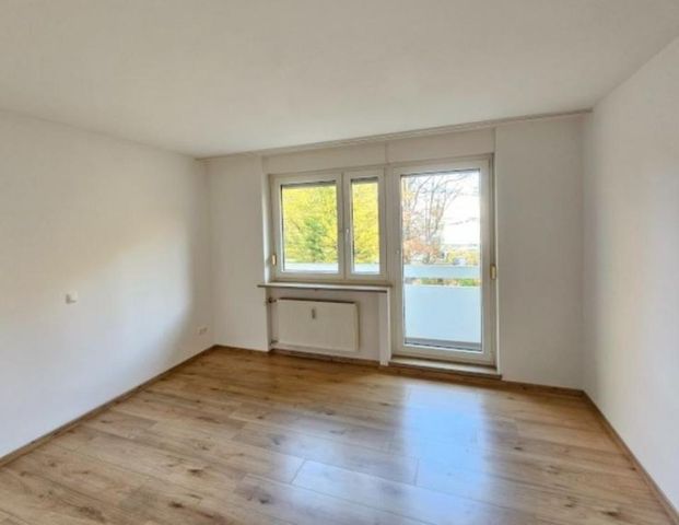 2-Zimmer-Wohnung mit Einbauküche und Balkon in Wandsbek - Foto 1