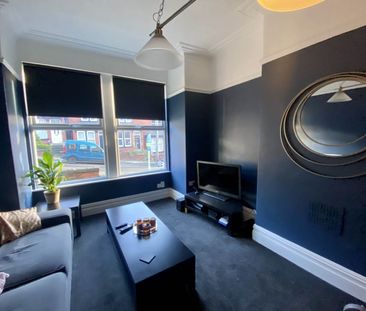 De Lacy Mount (Room 2), Kirkstall, Leeds - Photo 1