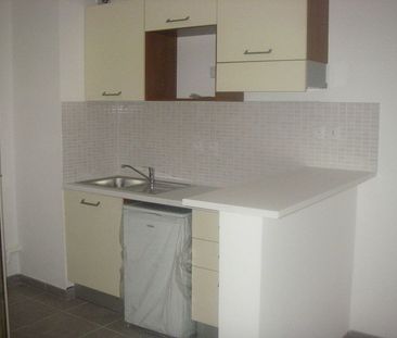 Location Appartement 2 pièces 40m² ST DENIS 97400 - Photo 3