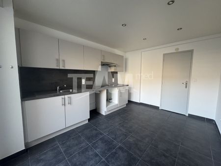 Location Appartement 2 pièces 59m² SETE 34200 - Photo 2