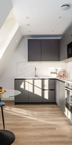 Park Street Room 2 - Photo 1