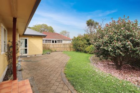 Riverside Living - Photo 4