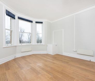 Flat to rent - Photo 1