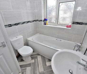 3 bedroom semi-detached house to rent - Photo 6