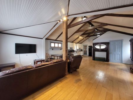 For Lease - 6522 Taylor Street, Niagara Falls, Ontario - Photo 2