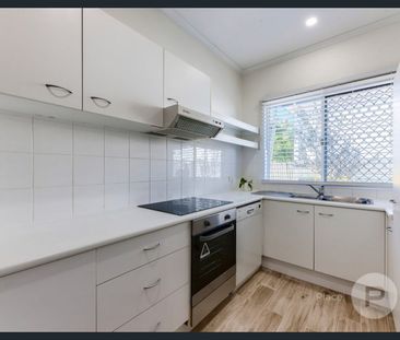 Stylish, Spacious & Newly Refreshed Town-Style Living - Photo 6