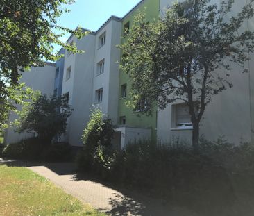 Schöne 3 ZKB Wohnung mit Balkon sucht SIE - Foto 2