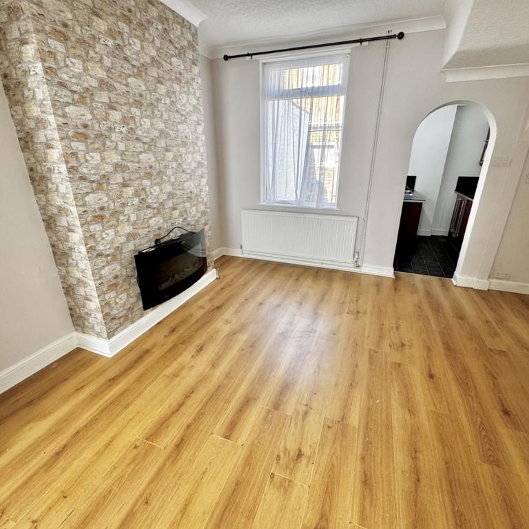 2 bedroom terraced house to rent - Photo 1