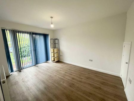 3 bedroom semi-detached house to rent - Photo 3