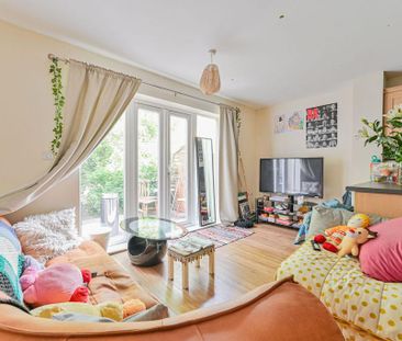 4 bedroom terraced house to rent - Photo 3
