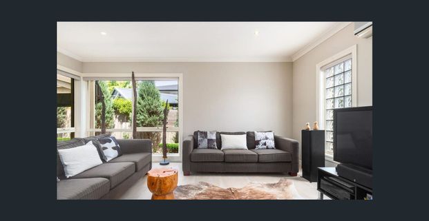 Spacious Family Home with Pool in Prime Ringwood North - Photo 1