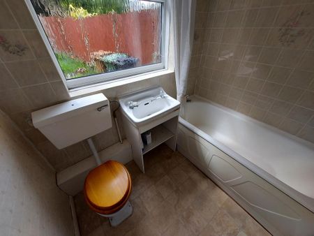 2 bedroom maisonette to rent - Photo 4
