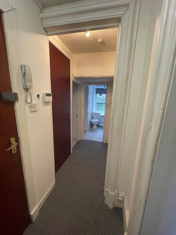 2 Bed Flat, Alfred Terrace, G12 - Photo 3