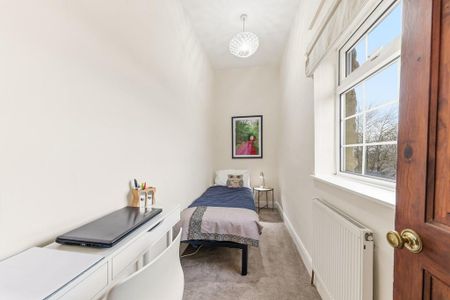 4 bedroom end of terrace house to rent - Photo 4