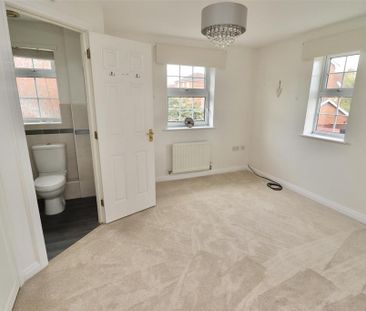4 bedroom detached house to rent - Photo 5