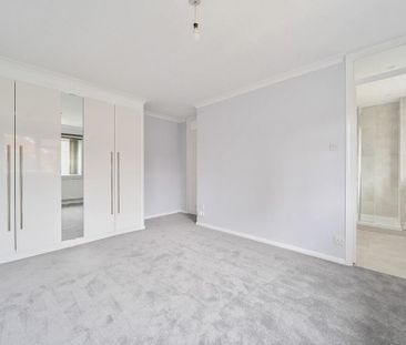 3 bedroom link detached house to rent - Photo 3