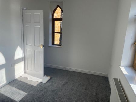 2 bed Apartment - To Let - Photo 3