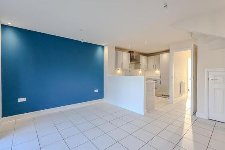 4 bedroom townhouse to rent - Photo 2