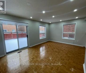 102 LUCENA CRESCENT - Photo 2