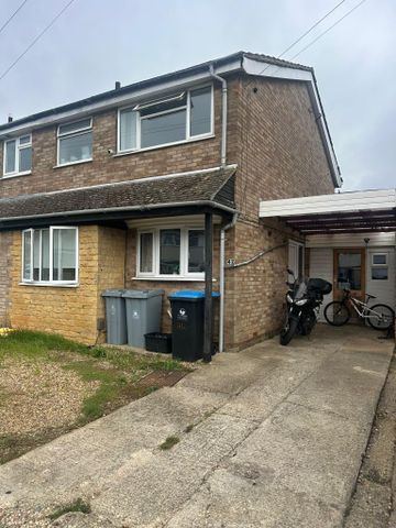4 bedroom semi-detached house to rent - Photo 2