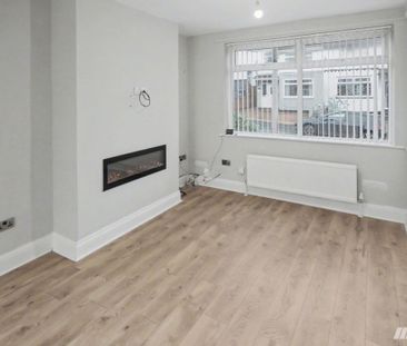 Hazel Avenue, Runcorn, WA7 4BL - Photo 2