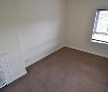 3 bedroom end of terrace house to rent - Photo 5
