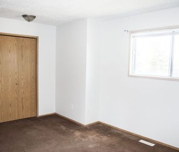 7F Grant Street, Red Deer, AB - Photo 4