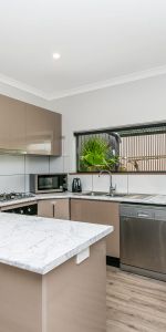 FULLY FURNISHED - SEE AGENT FOR AVAILABILITY - Photo 3