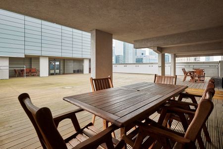 2 Bed Flat, Wharfside Point South, E14 - Photo 2