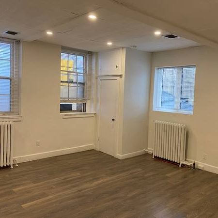 Bright & Spacious 3+ bedroom on Bloor subway line. - Photo 4