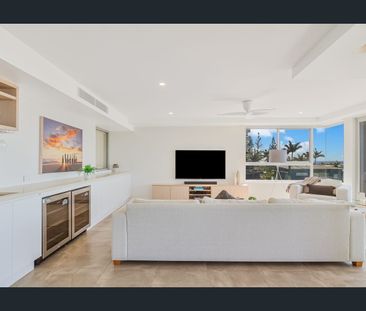 CURRUMBIN BEACHFRONT - FURNISHED 2BR APARTMENT - Photo 2