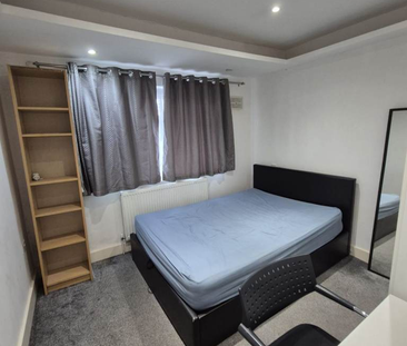 1 bedroom in a house share to rent - Photo 6