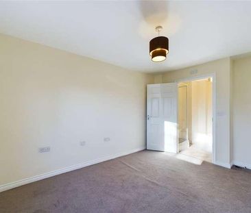 Meadow Way, Caversham, Reading, Berkshire, RG4 - Photo 2