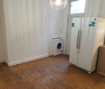 4 bedroom terraced house to rent - Photo 5