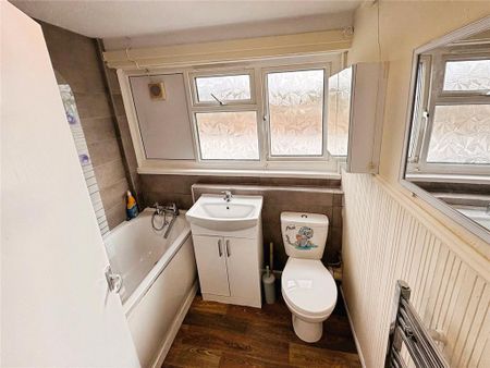 3 bedroom terraced house to rent - Photo 2