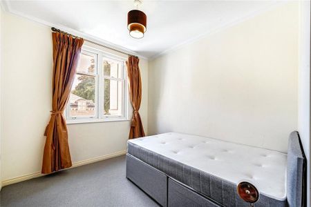 3 bedroom flat to rent - Photo 5