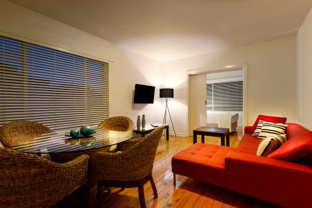 Move-In Ready Furnished Apartment in the Heart of St Kilda - Photo 2