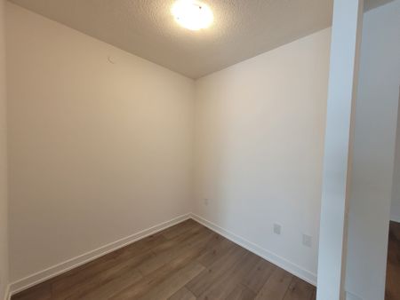 For Lease - 38 Honeycrisp Crescent Unit# 901, Vaughan, Ontario - Photo 2