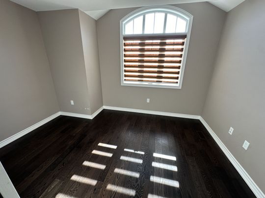 For Lease - 102 Jewel Street, Blue Mountains, Ontario - Photo 1