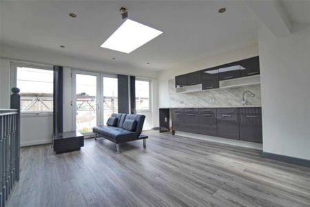 5 bedroom terraced house to rent - Photo 3