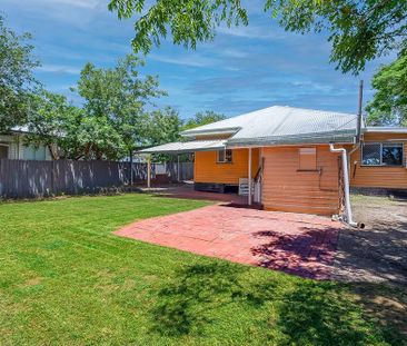 Family Home with Air Conditioning and Large Yard! - Photo 5