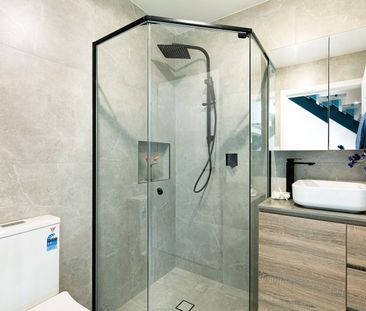 LUXURIOUS LIVING - Photo 6