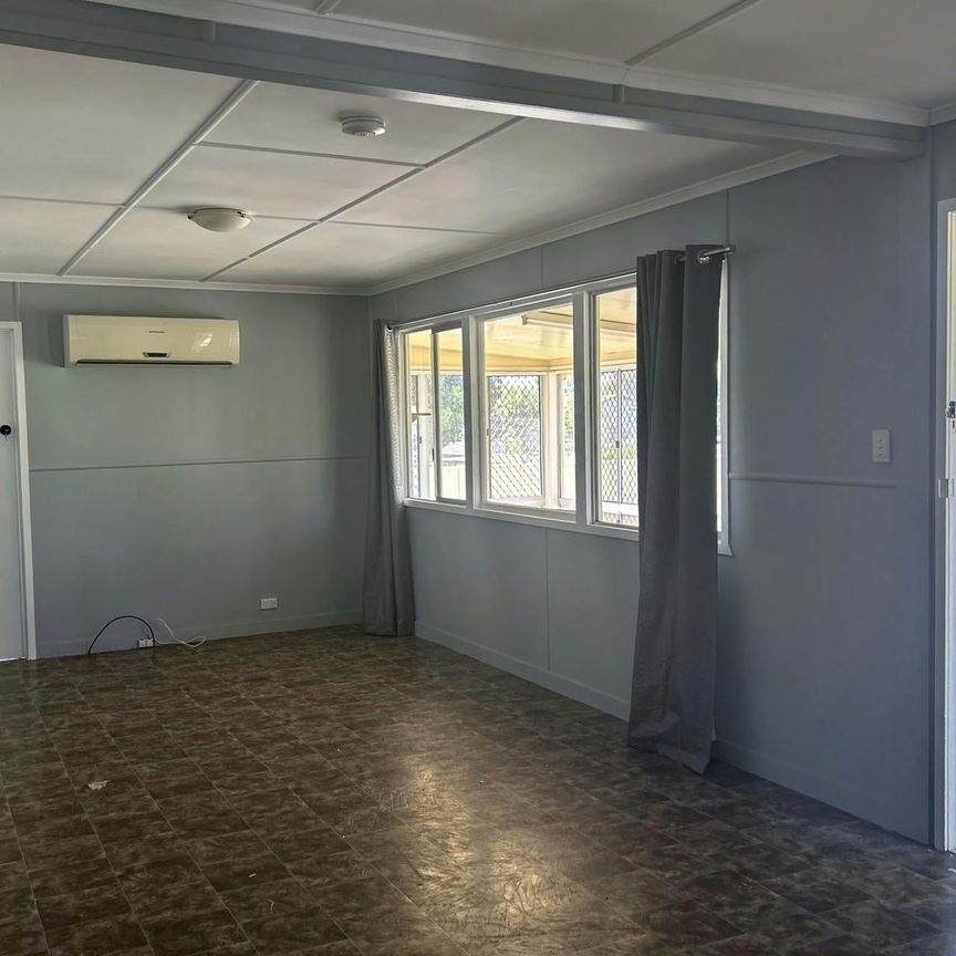 Spacious 3-Bed Family Home | Walk to School & Club! - Photo 1