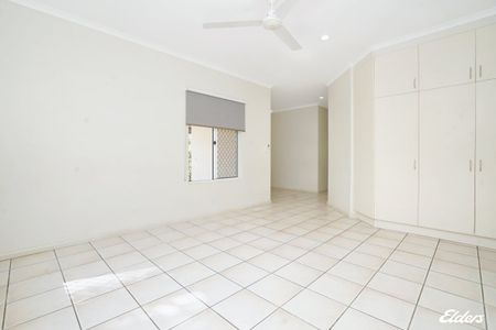 STYLISH, LOW-MAINTENANCE LIVING IN LEAFY GUNN - Photo 2