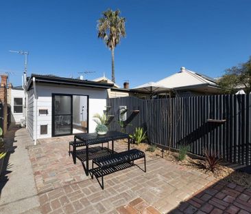 10 Munro Street, Brunswick VIC 3056 - Photo 2